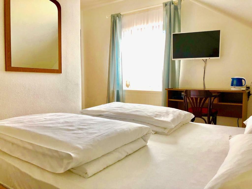 Hard Rock Rooms For Two Livno Exterior photo